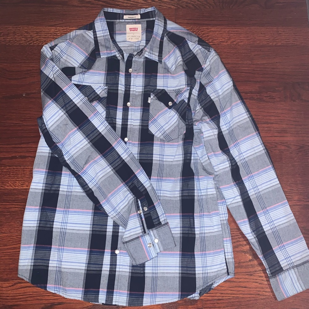 Levi’s Standard Fit Button Down shirt